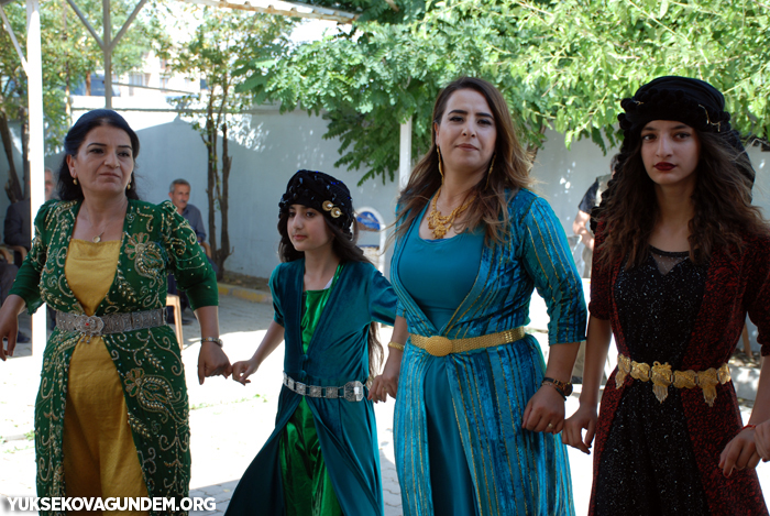 Karay Ailesinin mutlu günü 48