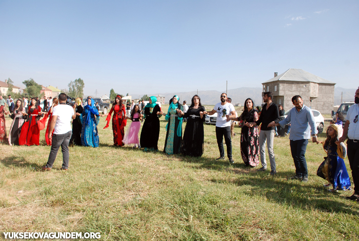 Karay Ailesinin mutlu günü 63