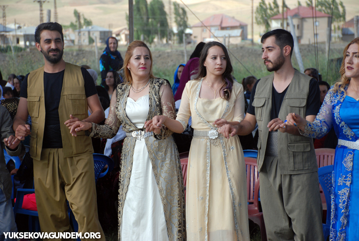 Karay Ailesinin mutlu günü 80