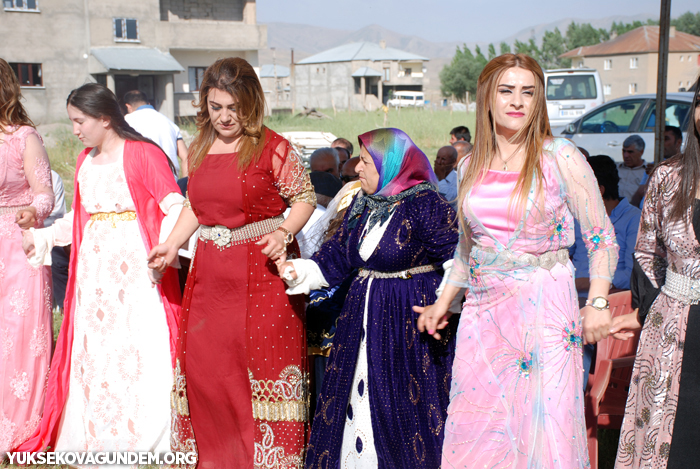 Karay Ailesinin mutlu günü 93