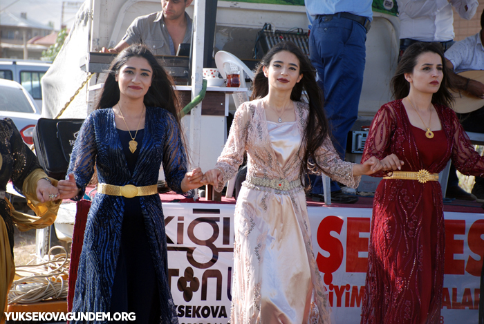 Karay Ailesinin mutlu günü 96