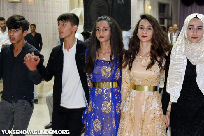 Tekin Ailesinin mutlu günü 256