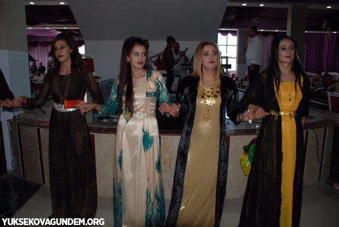 Geylani Ailesinin mutlu günü 111