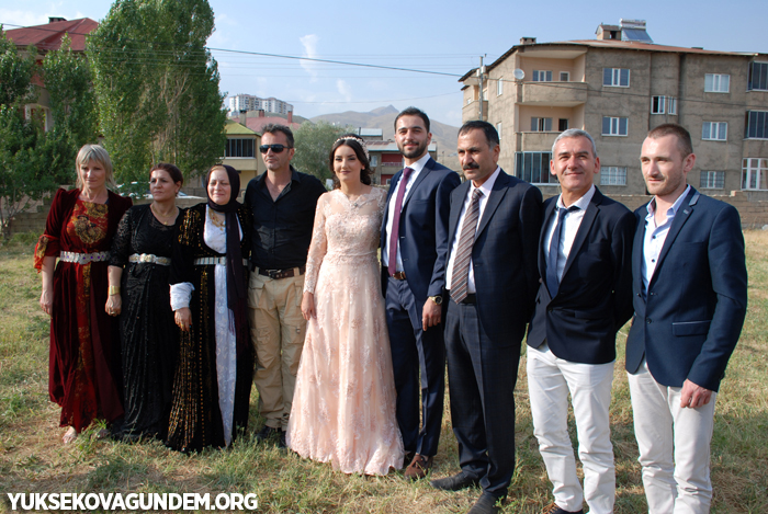 Yüksekova'ya Fransız gelin 14