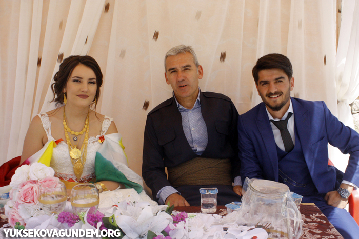 Yüksekova'ya Fransız gelin 38