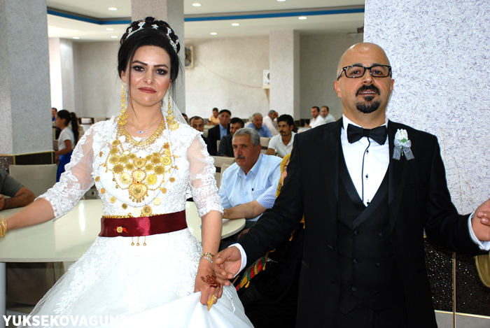Yüksekova'da iki kardeş aynı gün evlendi 13