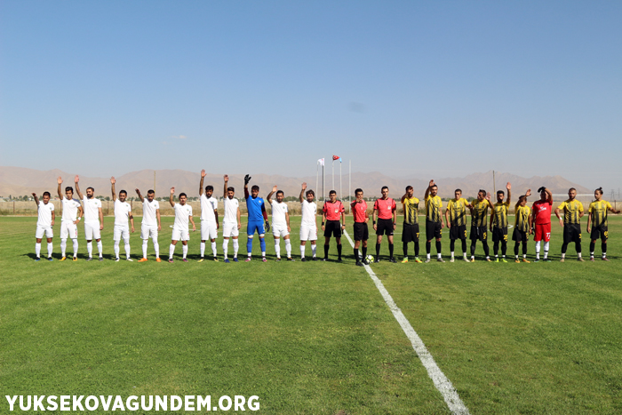 Yüksekova Belediyespor, 2 golle tur atlamayı başardı 10