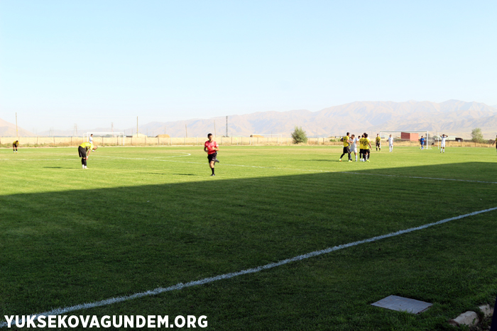 Yüksekova Belediyespor, 2 golle tur atlamayı başardı 21
