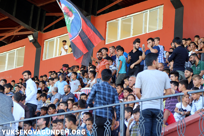 Yüksekova Belediyespor, 2 golle tur atlamayı başardı 9