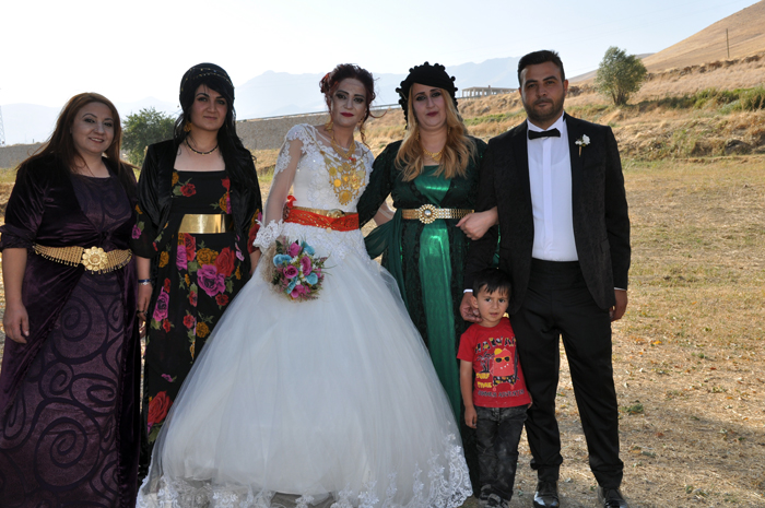 Öztekin ailesinin mutlu günü 13