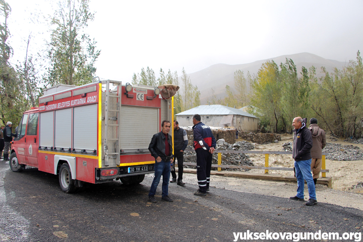 Yüksekova'da sel hasara yol açtı 2