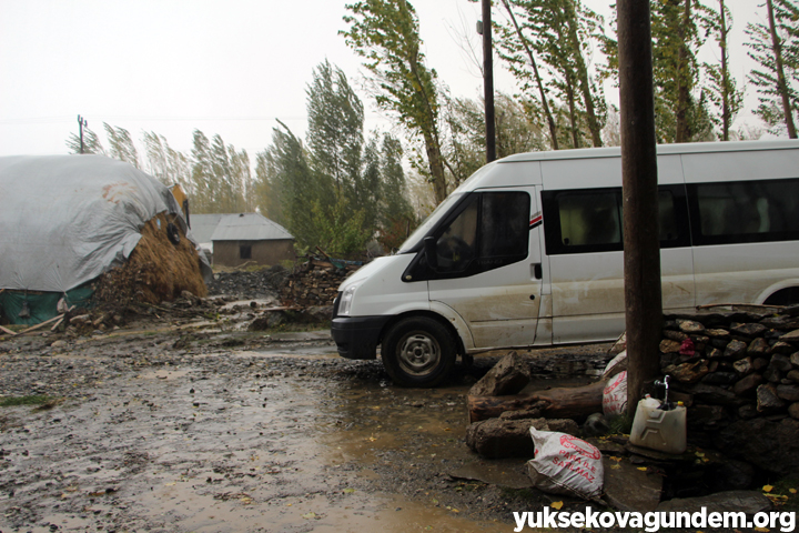 Yüksekova'da sel hasara yol açtı 24