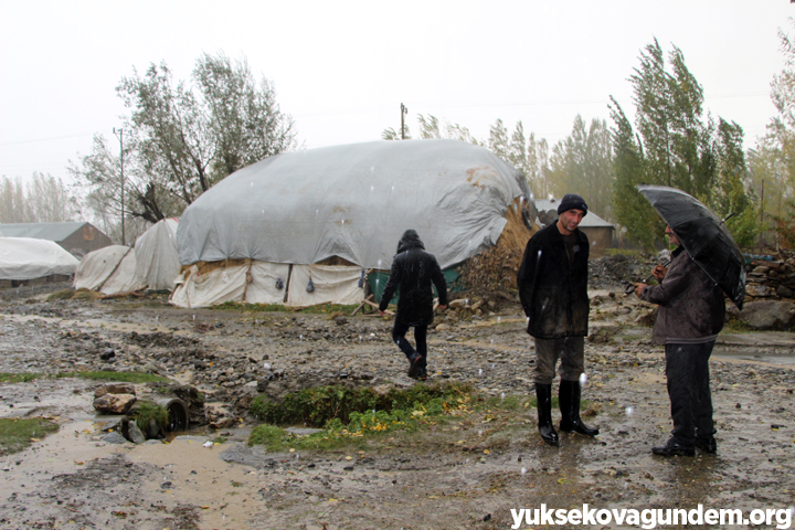 Yüksekova'da sel hasara yol açtı 25