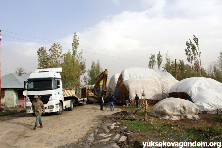 Yüksekova'da sel hasara yol açtı 3