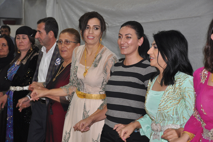 Erin Ailesinin mutlu günü 28