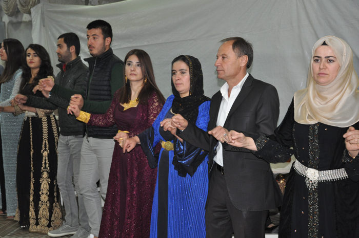 Erin Ailesinin mutlu günü 56