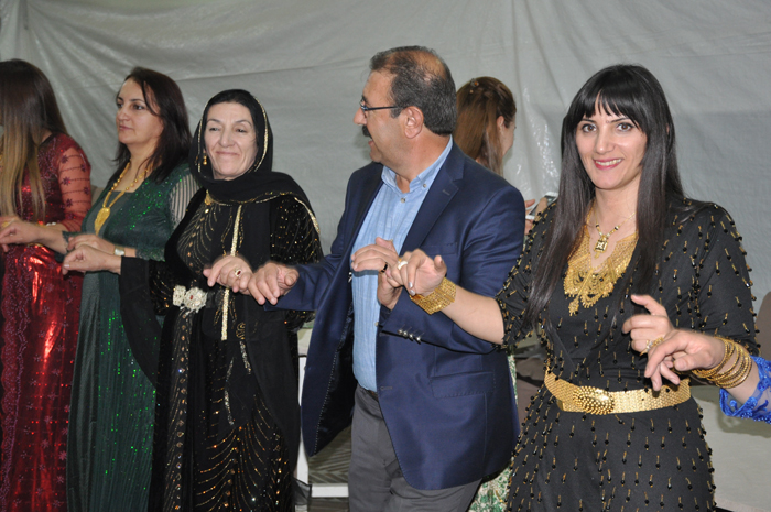 Erin Ailesinin mutlu günü 75