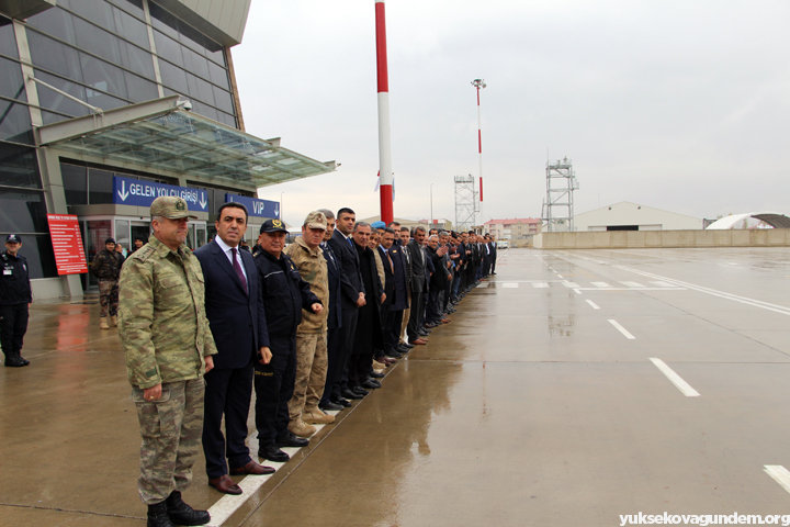 Hakkari Valisi Akbıyık göreve başladı 15