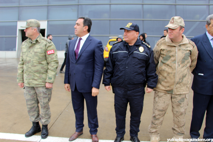 Hakkari Valisi Akbıyık göreve başladı 16
