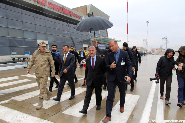 Hakkari Valisi Akbıyık göreve başladı 3