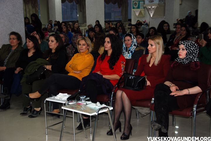 Yüksekova'da ‘Kadınlarımız İçin Bir Aradayız’ etkinliği 20