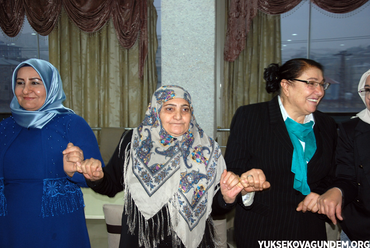 Yüksekova'da ‘Kadınlarımız İçin Bir Aradayız’ etkinliği 25