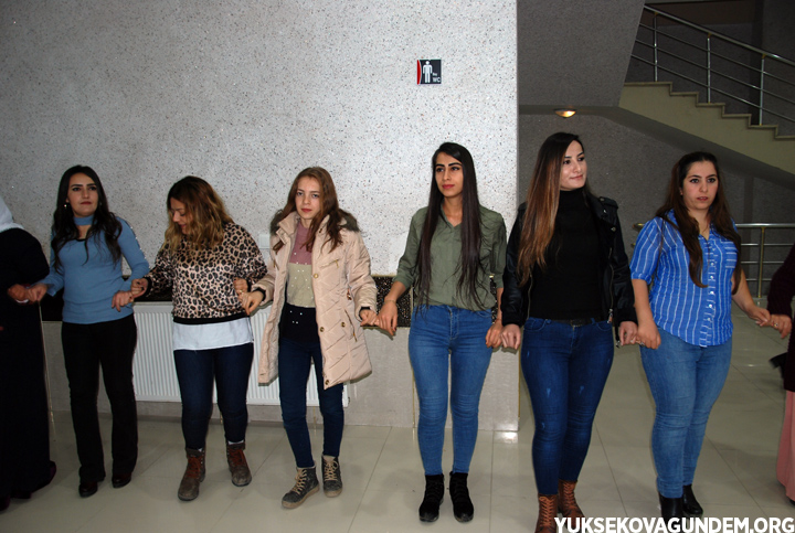 Yüksekova'da ‘Kadınlarımız İçin Bir Aradayız’ etkinliği 42