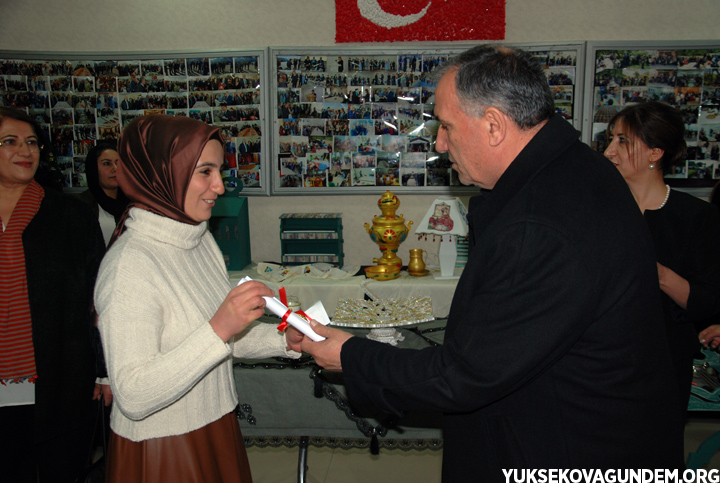 Yüksekovalı kadınlardan yıl sonu sergisi 20