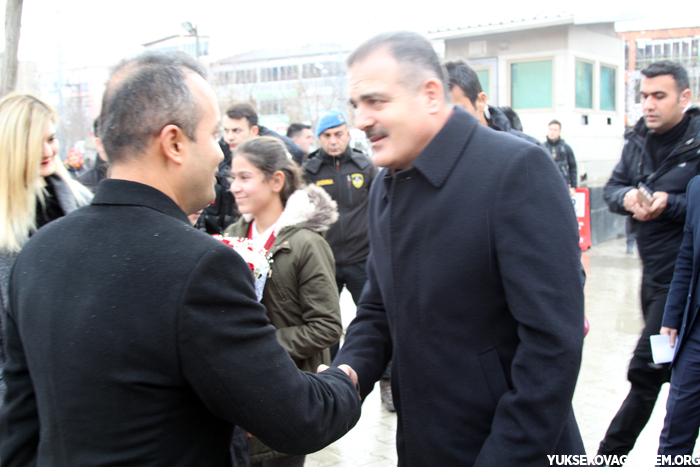 Vali Akbıyık Yüksekova'da Temaslarda Bulundu 1