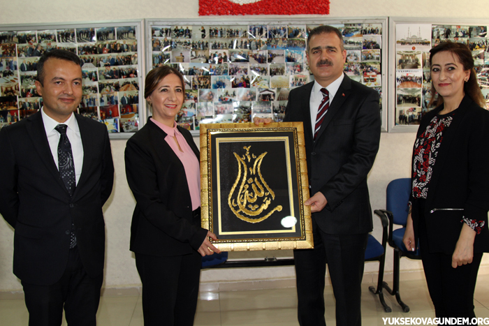 Vali Akbıyık Yüksekova'da Temaslarda Bulundu 21