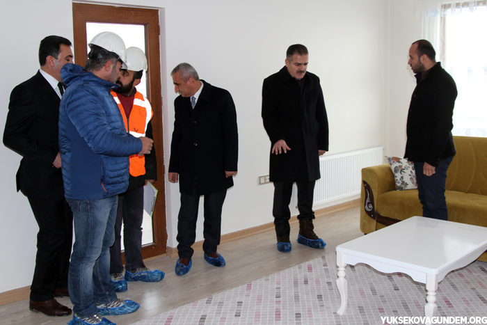 Vali Akbıyık Yüksekova'da Temaslarda Bulundu 4