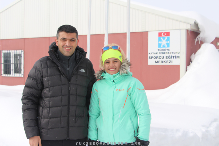 Yüksekova'da kayak yarışması 16