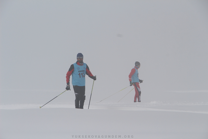 Yüksekova'da kayak yarışması 2