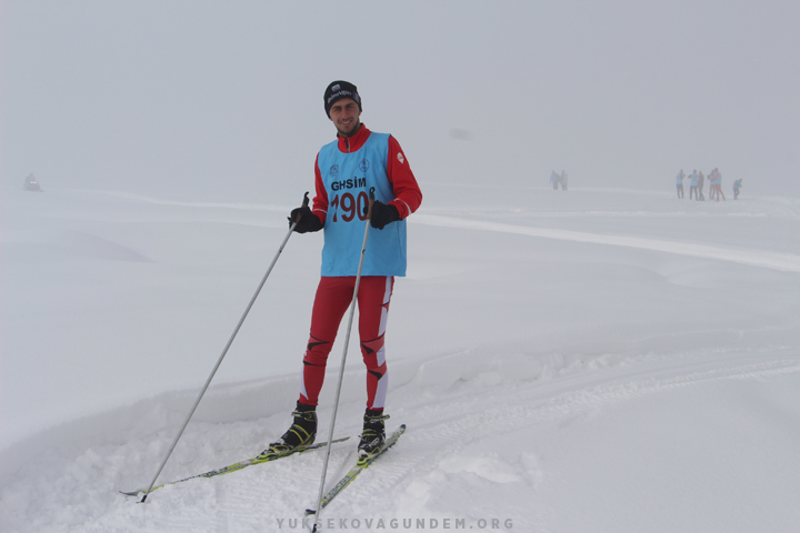 Yüksekova'da kayak yarışması 4