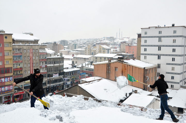 Yüksekova’da kar manzaraları 24