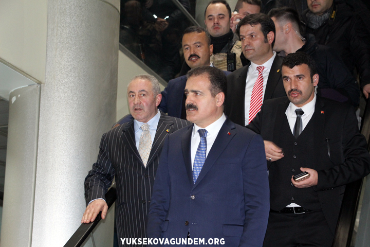 Hakkari Valisi İdris Akbıyık Yüksekova'ya geldi 10