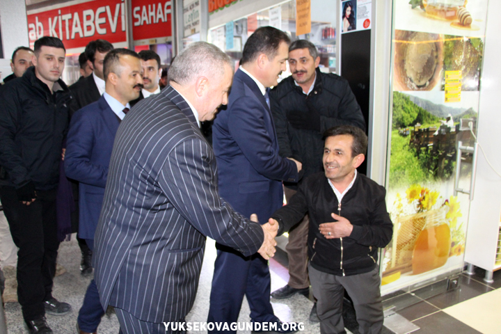 Hakkari Valisi İdris Akbıyık Yüksekova'ya geldi 11