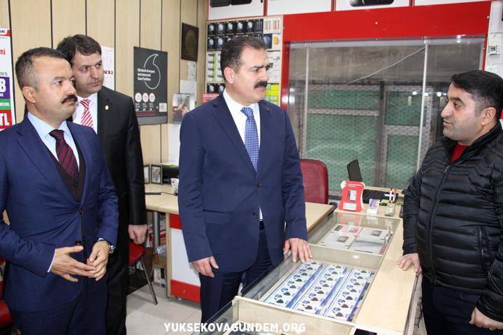 Hakkari Valisi İdris Akbıyık Yüksekova'ya geldi 15