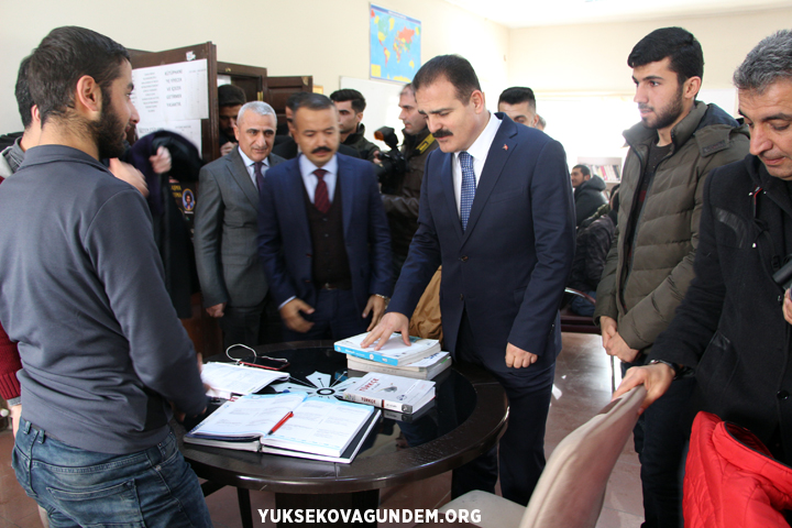 Hakkari Valisi İdris Akbıyık Yüksekova'ya geldi 3