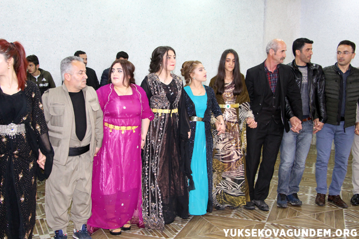 Yüksekova'da yılın ilk düğünü 15