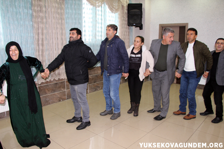 Yüksekova'da yılın ilk düğünü 23