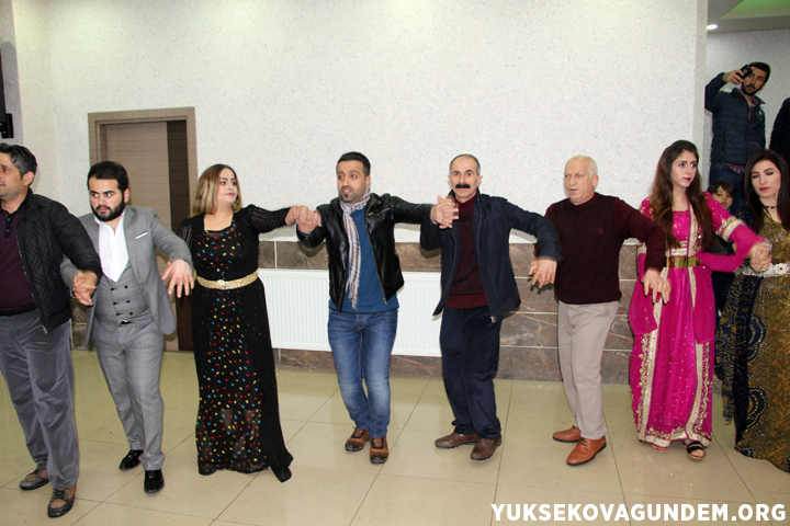 Yüksekova'da yılın ilk düğünü 27