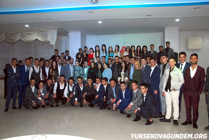 Yüksekova Mesleki ve Teknik Anadolu Lisesi'nin mezuniyet gecesi 34