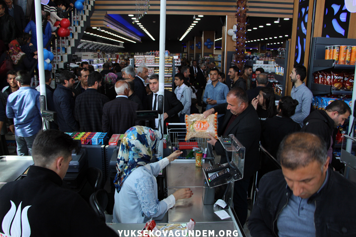 ‘Nişan Park AVM’ hizmete açıldı 15