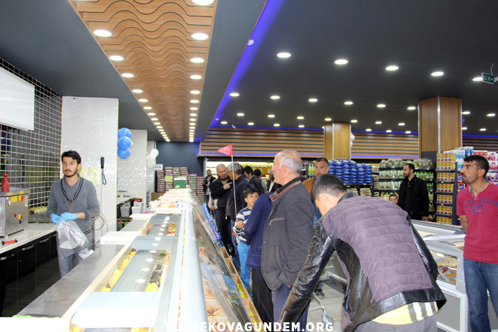 ‘Nişan Park AVM’ hizmete açıldı 17