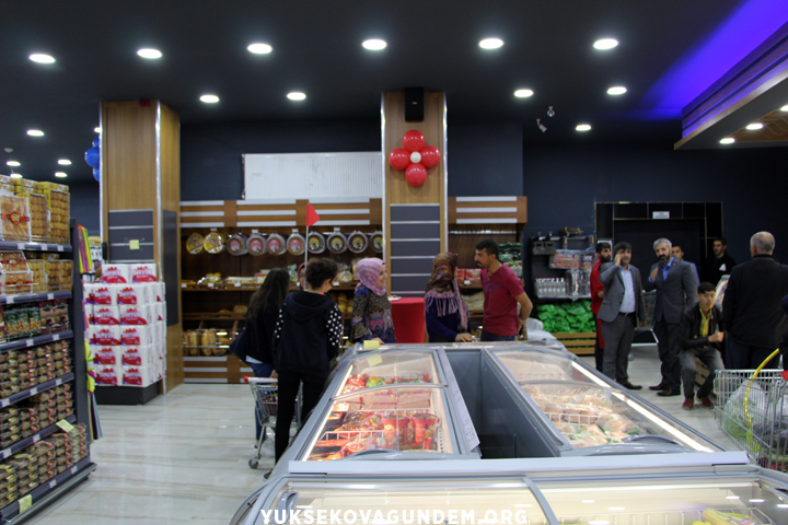 ‘Nişan Park AVM’ hizmete açıldı 21