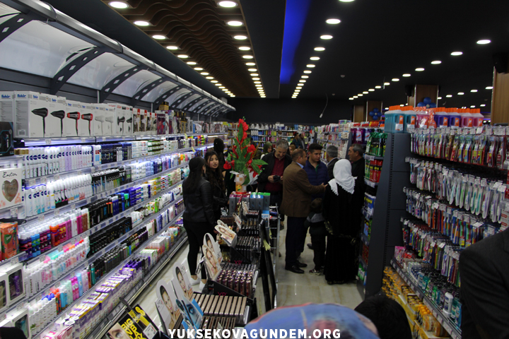 ‘Nişan Park AVM’ hizmete açıldı 23