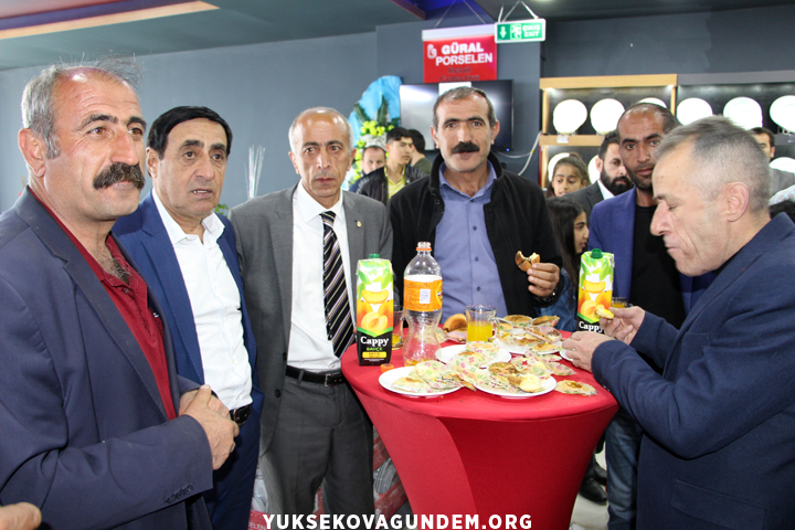‘Nişan Park AVM’ hizmete açıldı 7