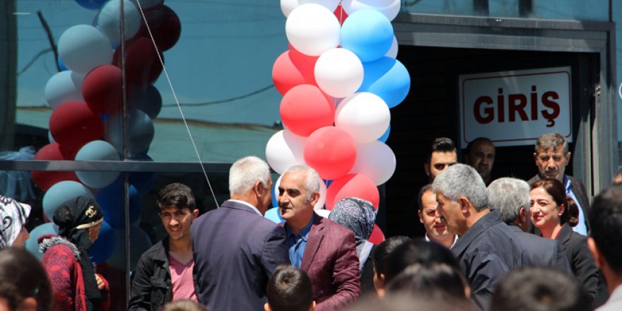 ‘Nişan Park AVM’ hizmete açıldı