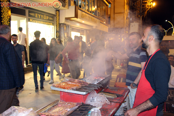 Yüksekova'da bayram hareketliliği 2